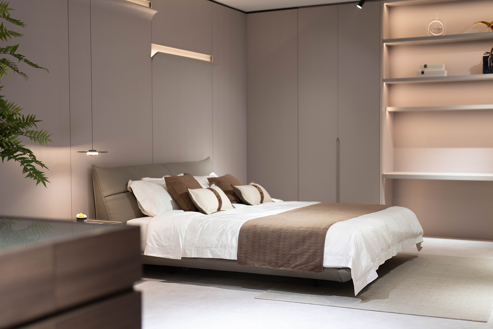 Landbond Corten Customized Classic Bedroom Furniture.jpg